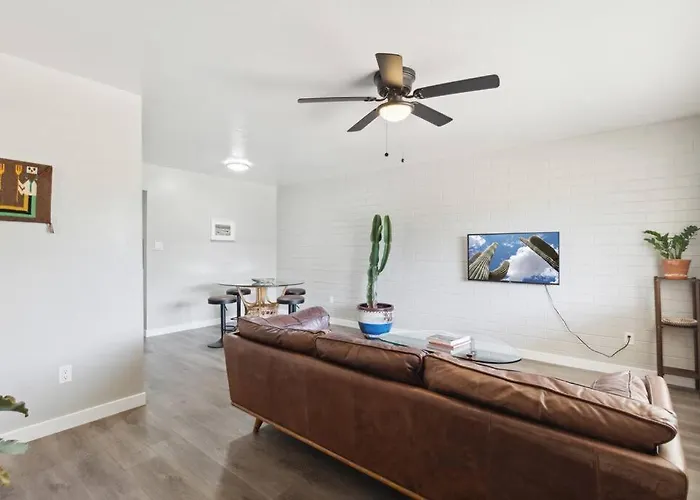Viridian Biltmore With Pool Apartment Phoenix