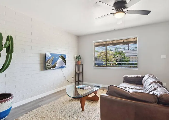 Viridian Biltmore With Pool Apartment *