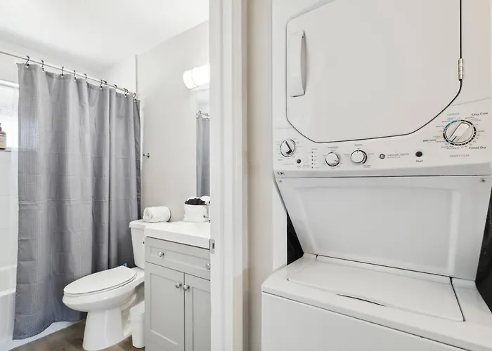 Viridian Biltmore With Pool Apartment *