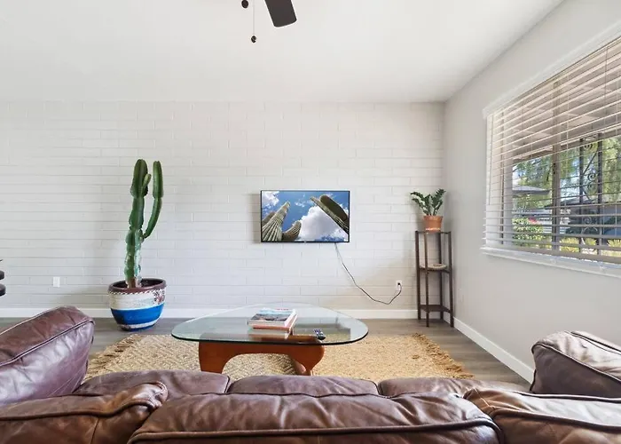 Viridian Biltmore With Pool Apartment Phoenix