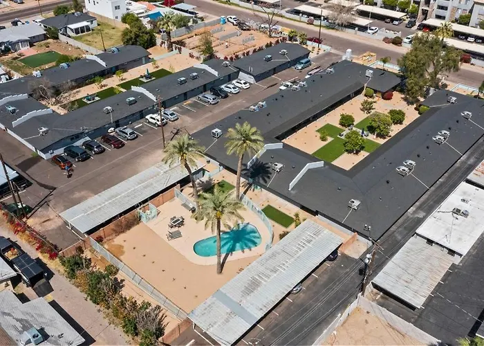 Viridian Biltmore With Pool Apartment Phoenix